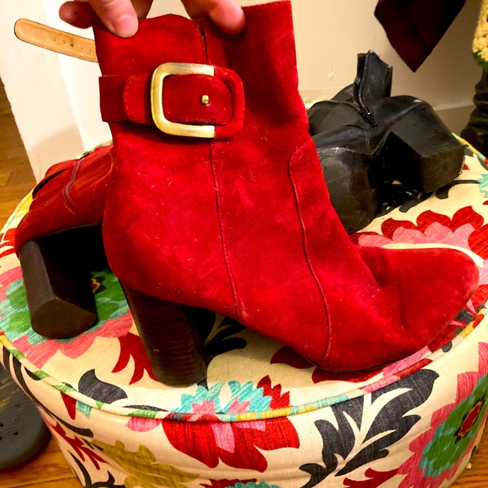 Chelsea crew red suede booties